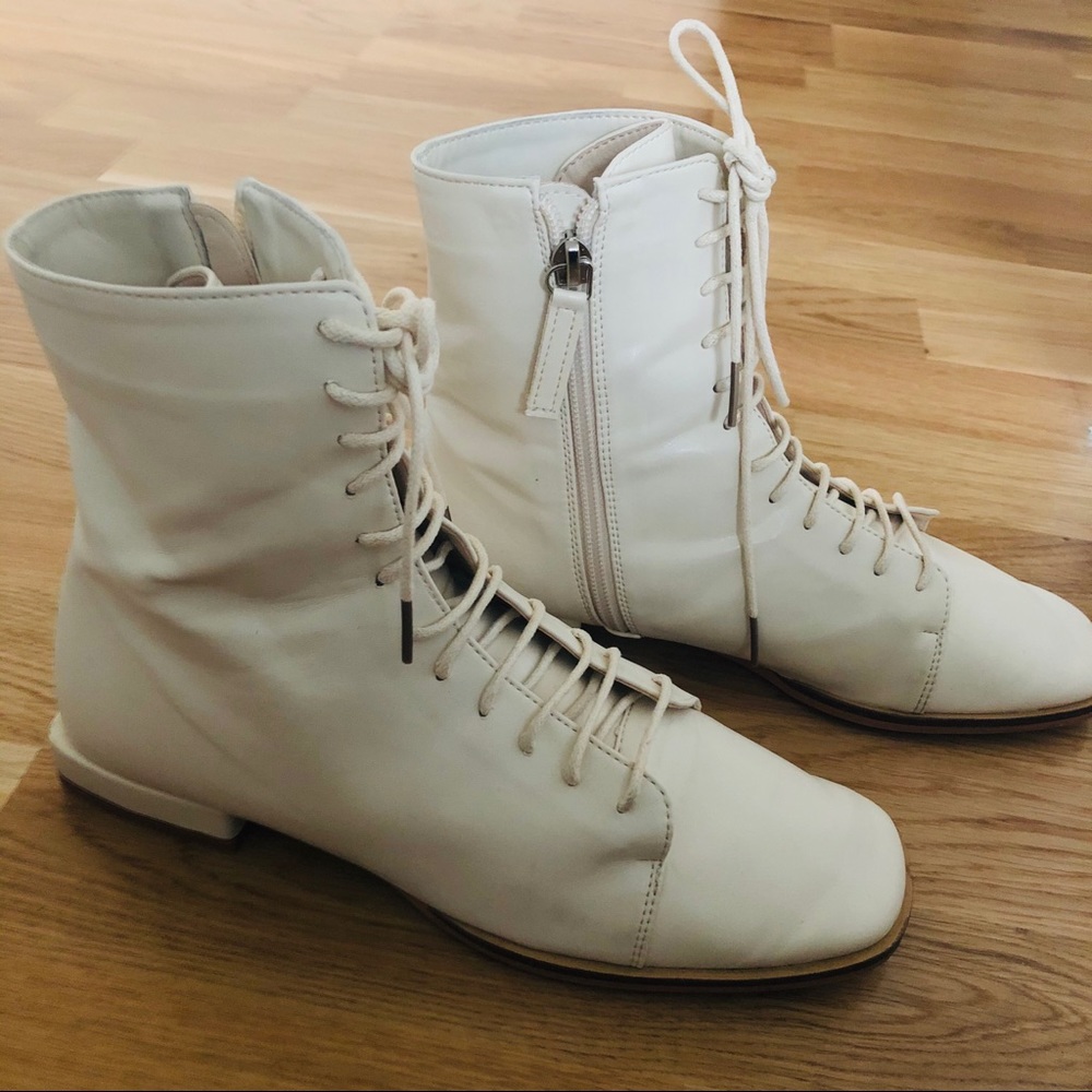 White Boots - Picture 2 of 3